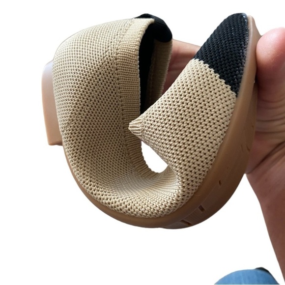 Knit beige with black pointed toe flats size 8.5 new without tags 1/2” heel - Picture 8 of 8